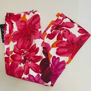 NWT Jaclyn B. Floral pants size 9/10